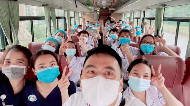 52 tình nguyện viên lên đường chi viện cho Hà Tĩnh chống dịch COVID-19 - Ảnh 3.