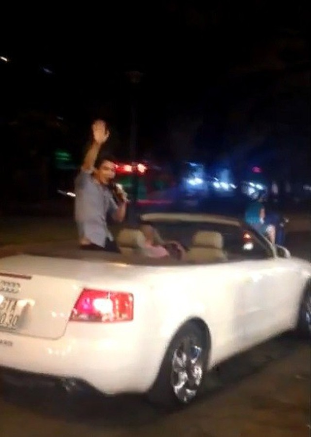 Ngồi si&ecirc;u xe b&aacute;n vải thiều, người đ&agrave;n &ocirc;ng l&agrave;m v&igrave; đam m&ecirc; - Ảnh 11.