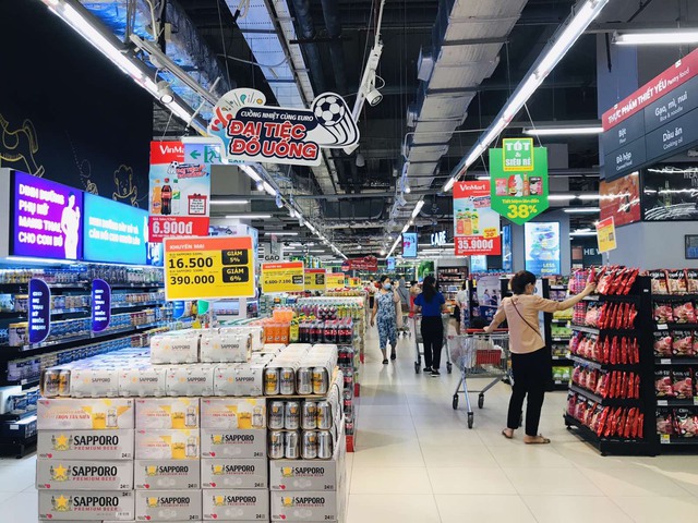 VinMart/VinMart  tung “siêu khuyến mại” giữa mùa dịch, giảm giá lên đến hơn 50% hàng trăm mặt hàng - Ảnh 1.