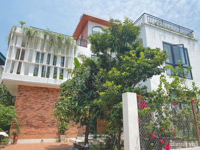 Ngôi nhà 90m² đẹp bình yên, xanh mát bóng cây giữa làng cổ Đường Lâm, Hà Nội - Ảnh 2.