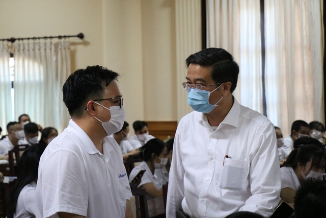 Xúc động hình ảnh y bác sĩ, sinh viên ngành y Thừa Thiên Huế tiến vào Sài Gòn - Ảnh 4.