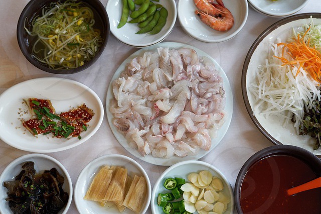5 đặc sản ăn tươi nuốt sống ở Hàn Quốc khiến thực khách rùng mình - Ảnh 5.