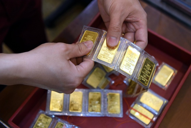Giá vàng hôm nay 16/7: Lao dốc, chuyên gia lo ngại về một đợt bán tháo trên thị trường chứng khoán sẽ thúc đẩy hoạt động mua vàng - Ảnh 1.
