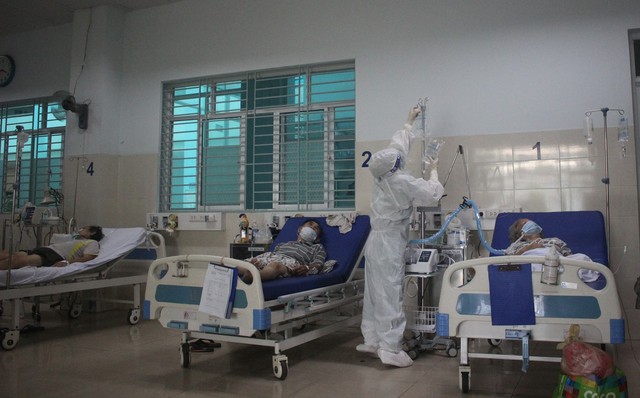 Thầy thuốc Thái Nguyên sát cánh cùng động nghiệp TP.HCM cứu bệnh nhân nặng - Ảnh 1.