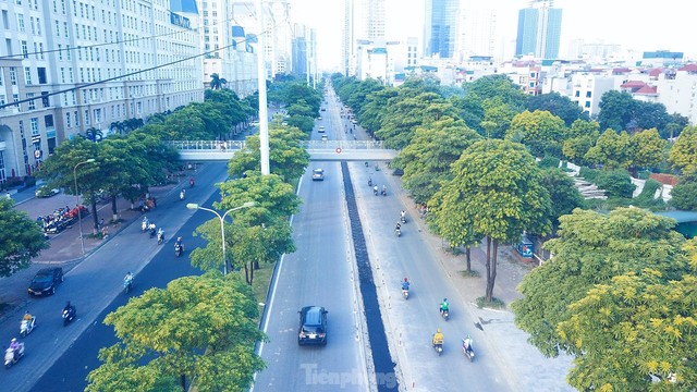 Đường phố Hà Nội thông thoáng trong ngày đầu thực hiện Công điện số 15 - Ảnh 10.