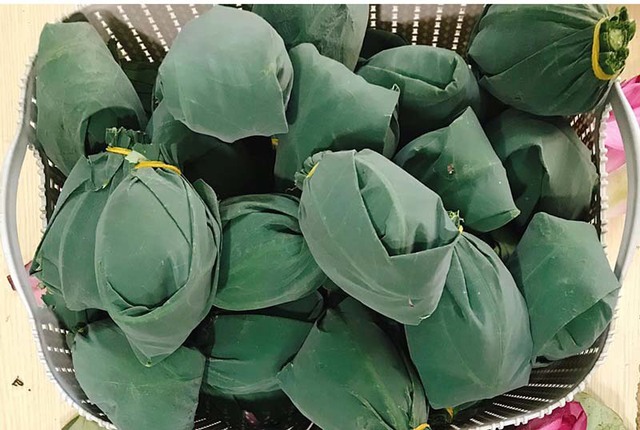 Đặc sản H&agrave; th&agrave;nh năm chỉ c&oacute; một m&ugrave;a, mua trăm b&ocirc;ng cất tủ d&ugrave;ng dần - Ảnh 5.