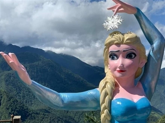 Chủ nhân bức tượng Nữ hoàng Elsa bị ném đá lên tiếng - Ảnh 2.
