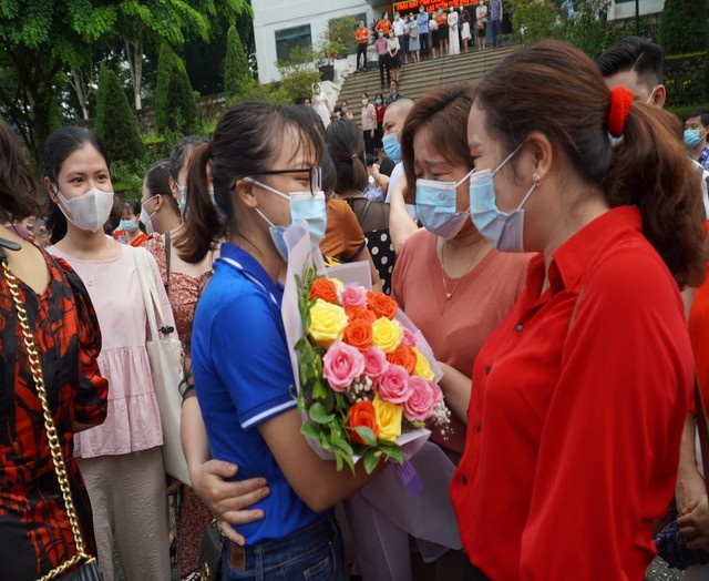 Đoàn thầy thuốc tình nguyện Lào Cai lên đường tới Bình Dương chung tay đẩy lùi Covid-19 - Ảnh 3.