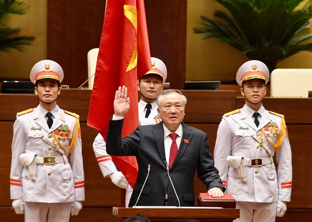 Chánh án TAND tối cao Nguyễn Hòa Bình tuyên thệ nhậm chức - Ảnh 2.