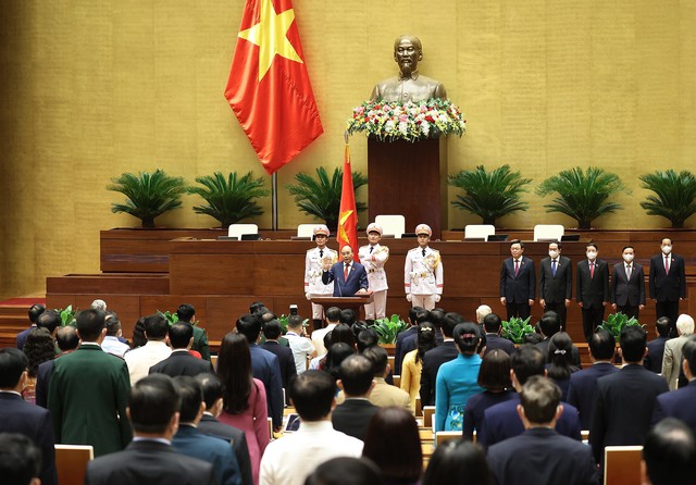 Chủ tịch nước Nguyễn Xuân Phúc bày tỏ lòng biết ơn đến đội ngũ y tế ngày đêm tận tụy, hi sinh cho công tác chống dịch COVID-19 - Ảnh 2.