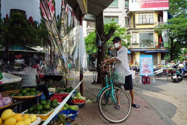 Hà Nội: Đi chợ theo khung thời gian hợp lý, sẵn phương án dự phòng kéo dài giãn cách xã hội - Ảnh 3.