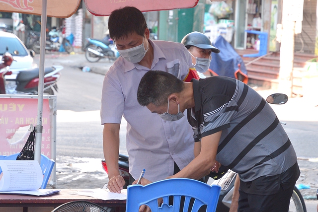 Hà Nội: Chợ Hà Đông kích hoạt chế độ kiểm soát dịch ở mức cao - Ảnh 7.