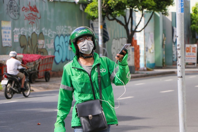 Tình nguyện viên đội nắng bảo vệ vùng xanh ở Sài Gòn - Ảnh 6.