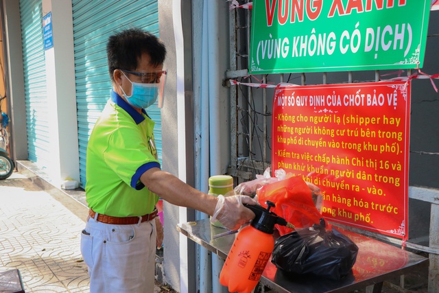 Tình nguyện viên đội nắng bảo vệ vùng xanh ở Sài Gòn - Ảnh 5.