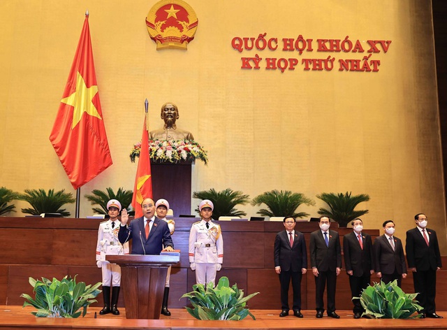 Ông Nguyễn Xuân Phúc giữ chức Chủ tịch nước CHXHCN Việt Nam nhiệm kỳ 2021 - 2026 - Ảnh 2.