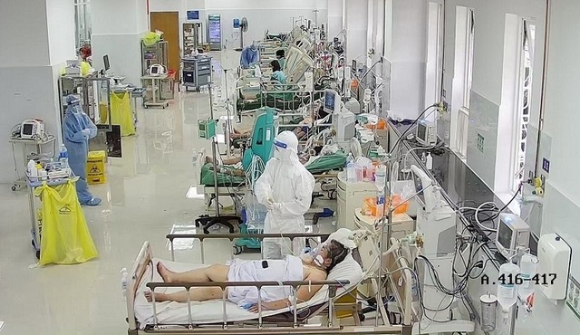 Đồng Nai nỗ lực giảm bệnh nhân nặng, tăng bệnh viện dã chiến - Ảnh 2.