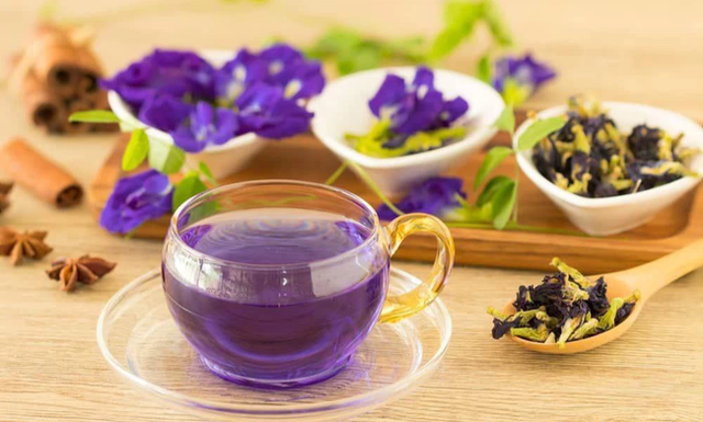 Sai lầm nguy hiểm bậc nhất khi pha trà hoa đậu biếc biến thức uống ngon lành này trở nên độc hại hoặc mất dinh dưỡng - Ảnh 2.