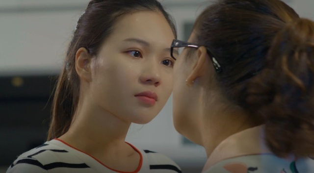 Mặt nạ hạnh phúc tập 14: Bà Trang (NSƯT Chiều Xuân) chiêu trò hại osin, ai ngờ bị chính chồng lật kèo - Ảnh 4.