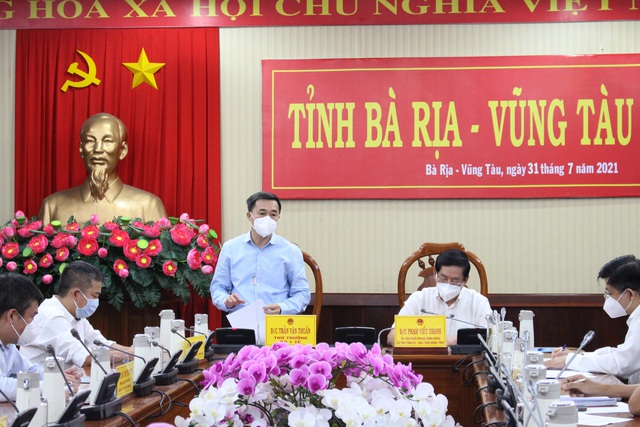 Thứ trưởng Trần Văn Thuấn: Bà Rịa – Vũng Tàu cần nâng công suất xét nghiệm và hoàn thiện trung tâm hồi sức tích cực 100 giường - Ảnh 2.