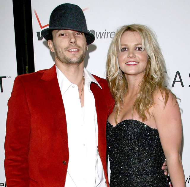 Chồng cũ lợi dụng Britney Spears nhiều năm - Ảnh 2.