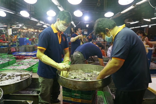 Chợ đầu mối nông sản thực phẩm Bình Điền tạm ngưng hoạt động - Ảnh 2.