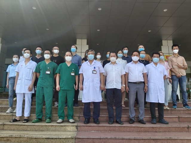 30 thầy thuốc Bệnh viện Bệnh nhiệt đới Trung ương vào TP HCM chống dịch  - Ảnh 3.