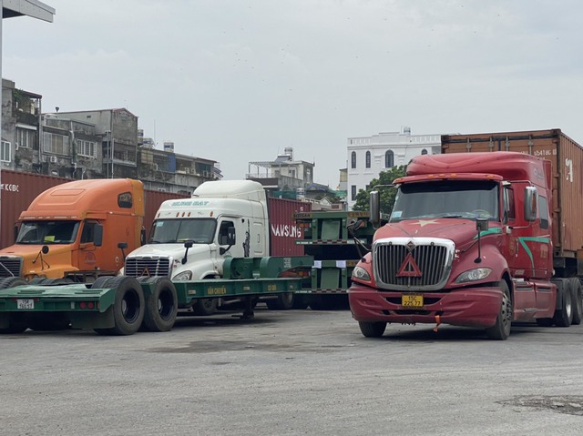 Hải Phòng xuất hiện tình trạng xe container chở người trốn kiểm soát vào địa bàn - Ảnh 3.