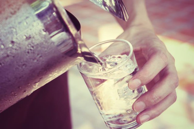 Những sai lầm khi uống nước vào buổi sáng có thể khiến người Việt hại gan, tổn thương thận, gây bệnh ung thư - Ảnh 3.