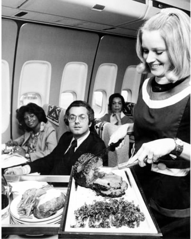 Những bữa ăn trên máy bay từng thịnh soạn đến mức nào? - Ảnh 5.