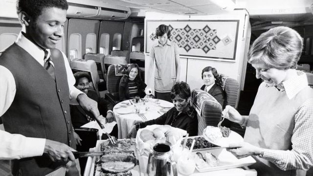 Những bữa ăn trên máy bay từng thịnh soạn đến mức nào? - Ảnh 8.