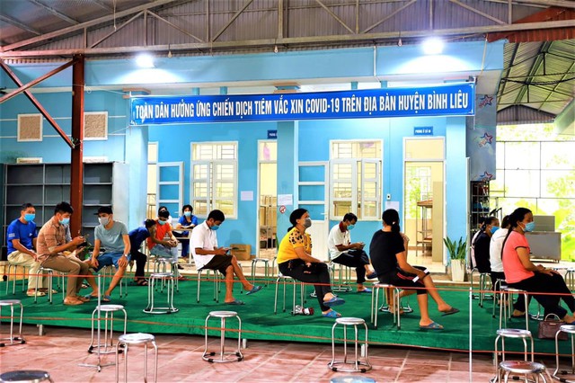 Quảng Ninh: Triển khai tiêm vaccine phòng COVID-19 tại các huyện biên giới - Ảnh 2.