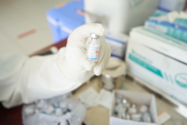 TP Hồ Chí Minh: Người dân TP Thủ Đức phấn khởi xếp hàng tiêm vaccine Vero Cell - Ảnh 4.