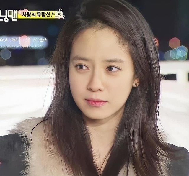 Song Ji Hyo tiết lộ quy trình chăm sóc làn da không tuổi - Ảnh 2.