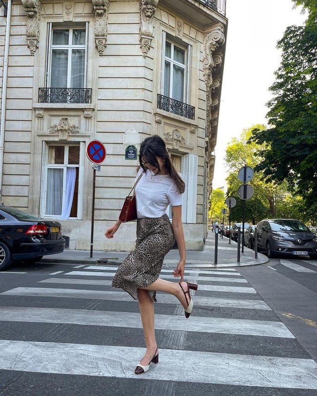 Kiểu giày thanh lịch mà gái Pháp mix với đủ kiểu trang phục, từ quần jeans cho đến váy vóc - Ảnh 8.