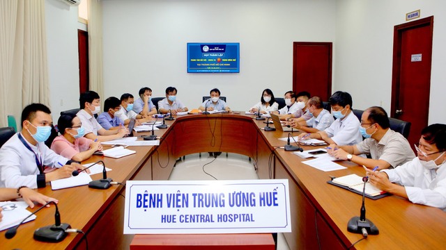 Bệnh viện TW Huế lên đường xây dựng trung tâm điều trị bệnh nhân COVID-19 nặng ở TP. HCM - Ảnh 1.