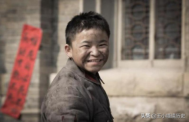 Cuộc sống kín tiếng của anh hùng trong trận động đất ở Trung Quốc - Ảnh 2.
