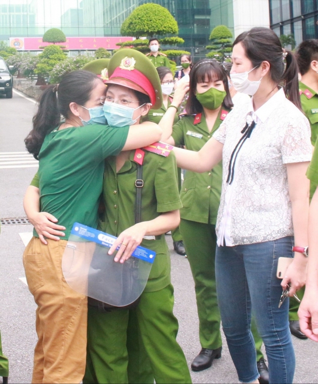 Lực lượng Công an hỗ trợ TP.HCM chống dịch: Nêu cao tinh thần tận tuỵ, xả thân cống hiến vì nhiệm vụ thiêng liêng - Ảnh 3.