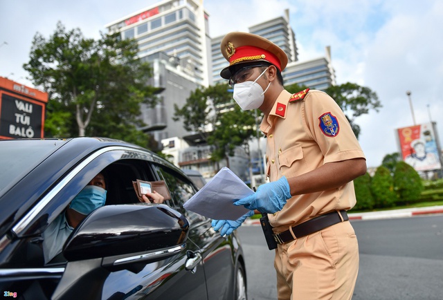 Y&ecirc;u cầu người d&acirc;n TP.HCM v&agrave; 3 tỉnh l&acirc;n cận kh&ocirc;ng ra khỏi nh&agrave; - Ảnh 1.
