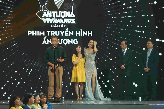 Biên kịch “Hướng dương ngược nắng nói gì khi có đến 2 phim lọt top 5 VTV Awards 2021? - Ảnh 5.