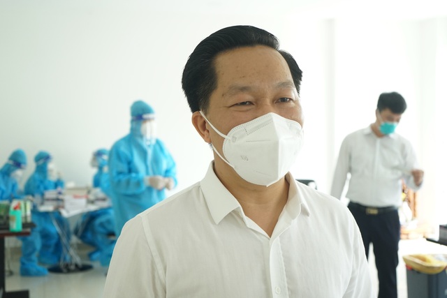 Thứ trưởng Nguyễn Trường Sơn hướng dẫn người dân tự làm xét nghiệm COVID-19 tại nhà - Ảnh 4.