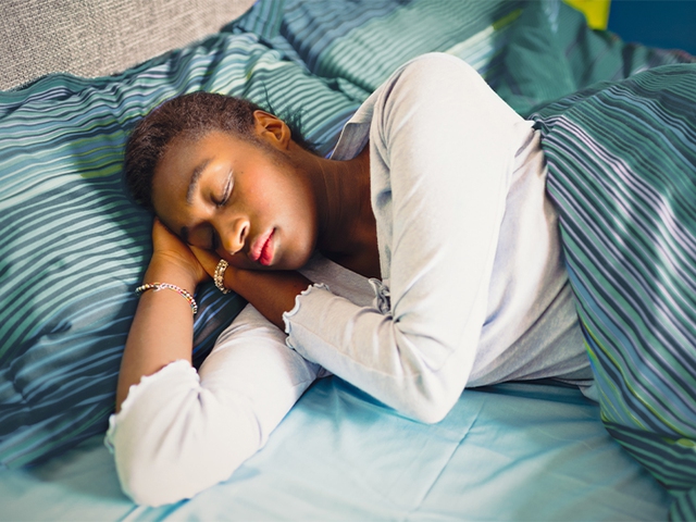 8 hiểu lầm về giấc ngủ gây hại sức khỏe, số 3 hầu như ai cũng mắc - Ảnh 3.