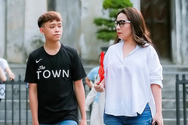 Hết scandal từ thiện của Hoài Linh, nhận con nuôi của Phi Nhung và giờ là Đàm Vĩnh Hưng: Showbiz Việt đang gặp hạn, vì sao?  - Ảnh 3.