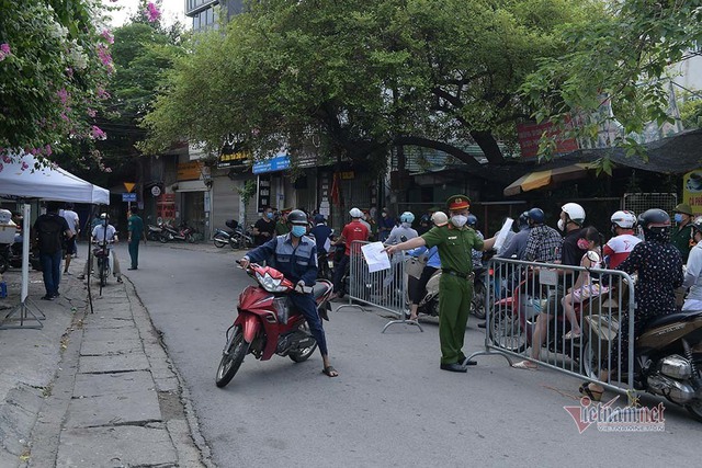 Thiếu lịch trực, lịch l&agrave;m việc nhiều phương tiện phải quay đầu - Ảnh 5.