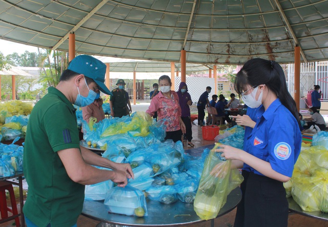 Bảo đảm hậu cần cho các công dân trong khu cách ly ở Thừa Thiên Huế - Ảnh 3.