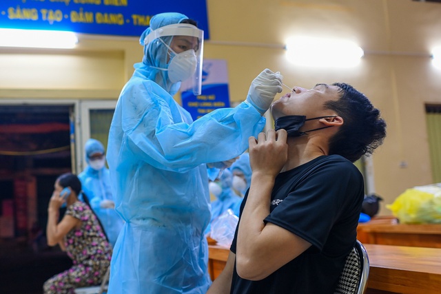 Lần thứ 4 thông chốt kiểm dịch, thanh niên ở Hà Nội bất ngờ bị phát hiện dưong tính SARS-CoV-2 - Ảnh 2.