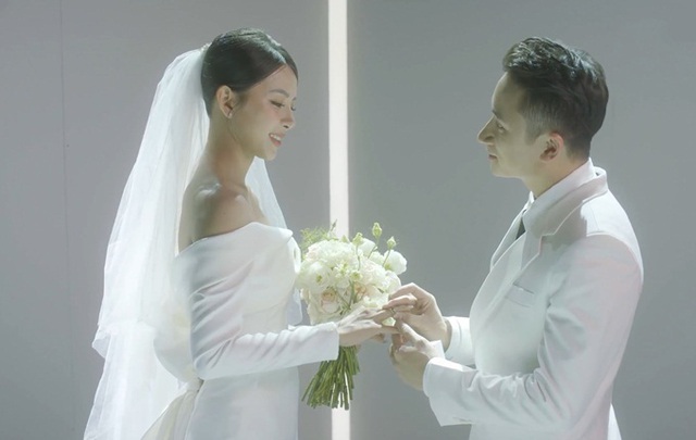 Phan Mạnh Quỳnh kể hành trình yêu vợ hot girl trong MV - Ảnh 1.