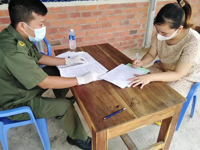 21 nam, nữ vào rừng nhậu rồi “khoe” trên Facebook - Ảnh 3. 21 nam, nữ vào rừng nhậu rồi “khoe” trên Facebook - Ảnh 3.