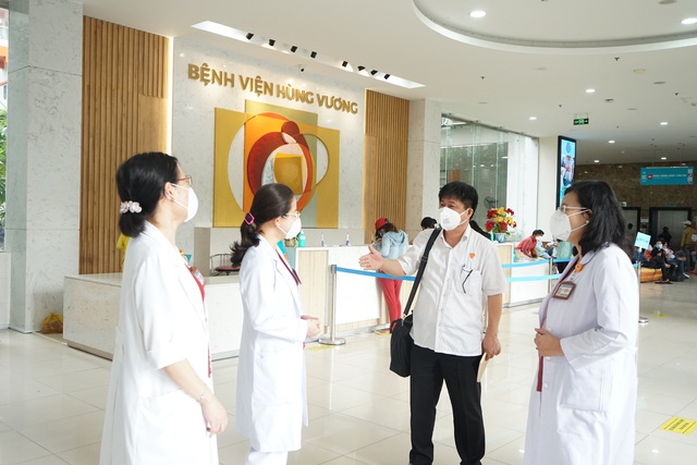 TP.HCM: Bệnh viện Hùng Vương tích cực điều trị sản phụ mắc COVID-19 - Ảnh 4.