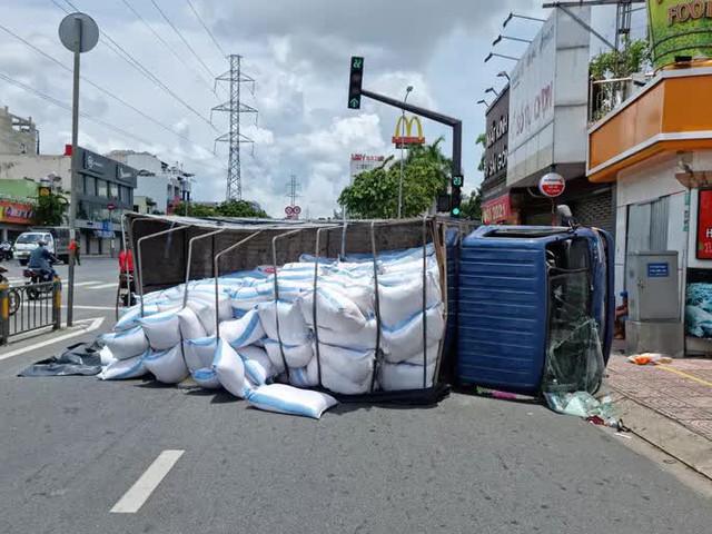  Tai nạn thương tâm ở quận 6, TP HCM  - Ảnh 1.