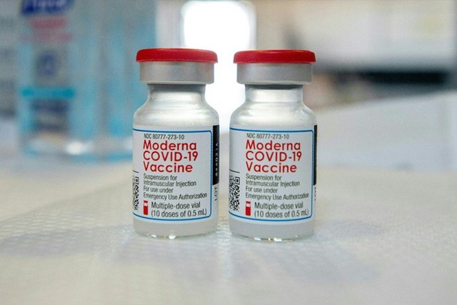 Một nhóm luật sư đề xuất tặng TP.HCM 50.000 lọ vaccine Moderna - Ảnh 2.